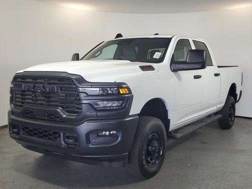 2025 RAM 2500 Tradesman Crew Cab 4x4 6'4' Box