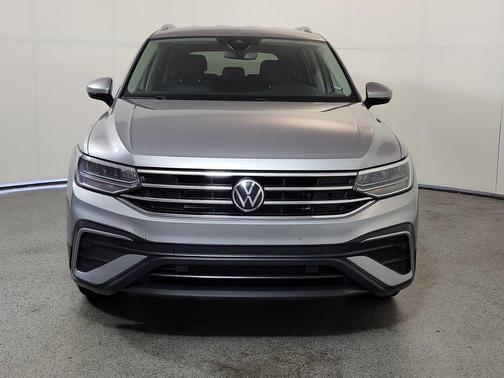 Silver Metallic 2023 Volkswagen Tiguan 2.0T SE