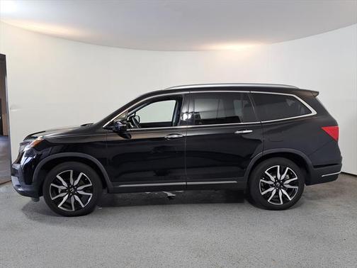2022 Honda Pilot Touring 8-Passenger
