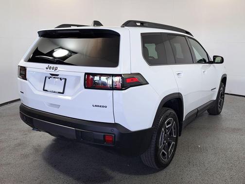 2026 Jeep Cherokee Laredo 4x4