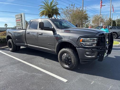 2021 RAM 3500 Laramie Crew Cab 4x4 8' Box