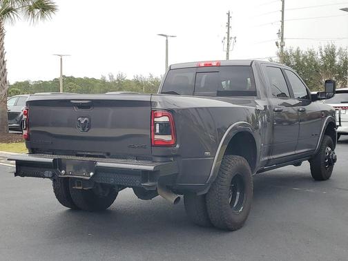 2021 RAM 3500 Laramie Crew Cab 4x4 8' Box