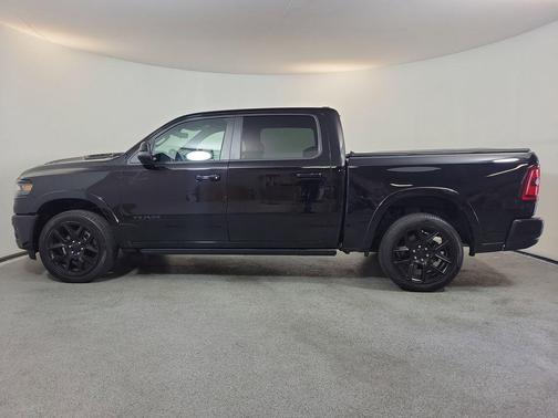 Diamond Black Crystal Pearlcoat 2025 RAM 1500 Laramie