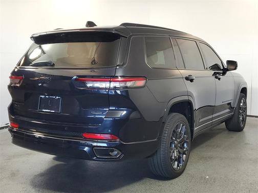 2023 Jeep Grand Cherokee L Summit Reserve
