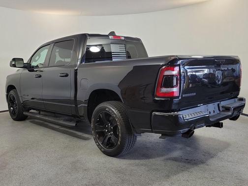 Diamond Black Crystal Pearlcoat 2020 RAM 1500 Big Horn/Lone Star