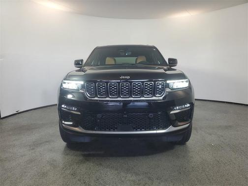 2022 Jeep Grand Cherokee Summit
