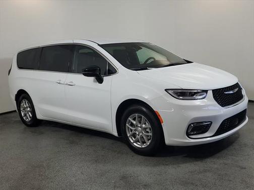 2025 Chrysler Pacifica L