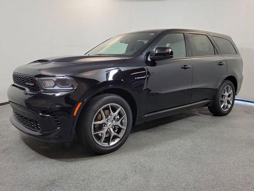 DB Black Crystal Clearcoat 2026 Dodge Durango GT HEMI V8