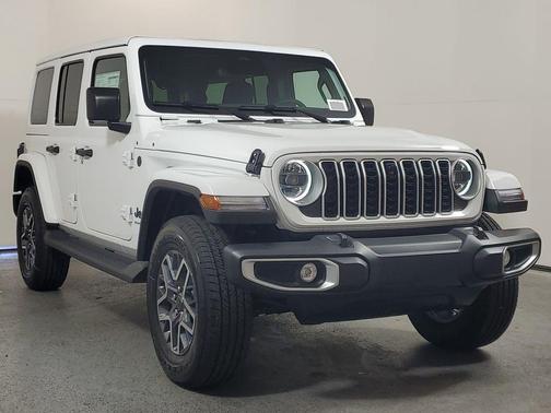 bright white clearcoat 2026 Jeep Wrangler 4-Door Sahara 4x4