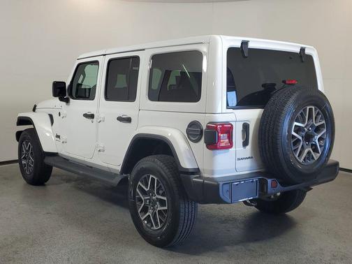 bright white clearcoat 2026 Jeep Wrangler 4-Door Sahara 4x4