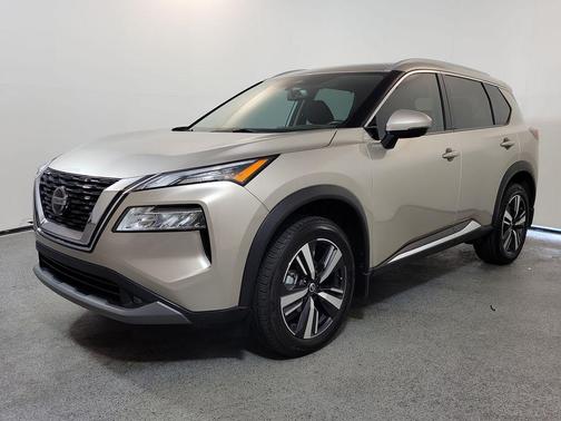 Champagne Silver Metallic 2021 Nissan Rogue SL