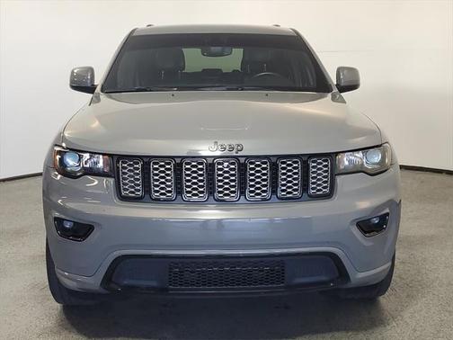 2022 Jeep Grand Cherokee Laredo