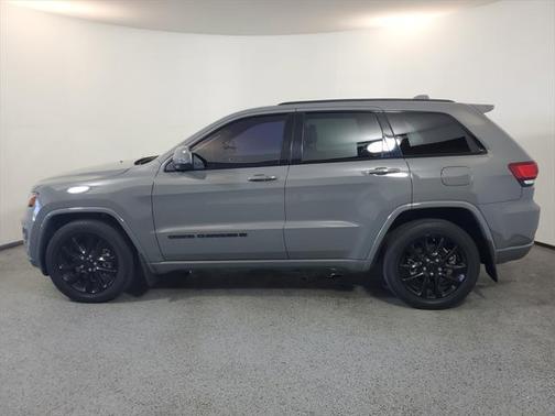 2022 Jeep Grand Cherokee Laredo