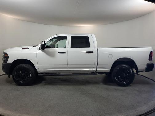 2026 RAM 2500 Tradesman Crew Cab 4x4 6'4' Box