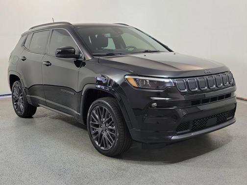 Diamond Black Crystal Pearlcoat 2022 Jeep Compass High Altitude