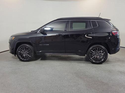 Diamond Black Crystal Pearlcoat 2022 Jeep Compass High Altitude