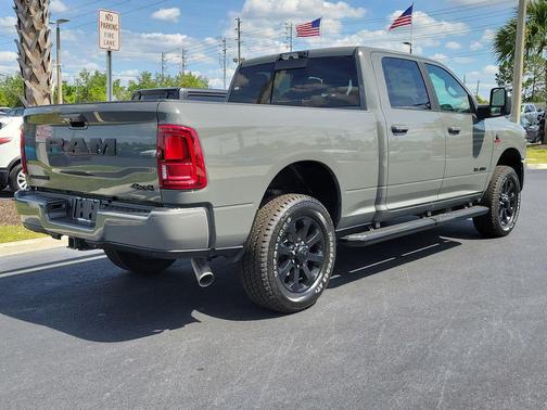Ceramic Gray Clearcoat 2026 RAM 2500 Laramie Crew Cab 4x4 6'4' Box