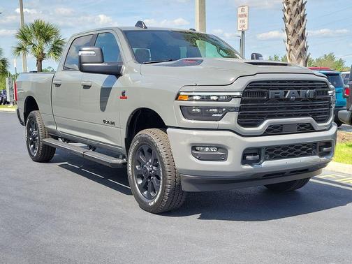 Ceramic Gray Clearcoat 2026 RAM 2500 Laramie Crew Cab 4x4 6'4' Box