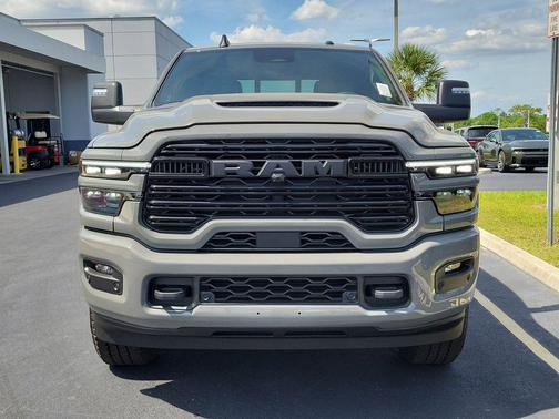 Ceramic Gray Clearcoat 2026 RAM 2500 Laramie Crew Cab 4x4 6'4' Box