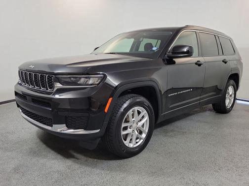 Diamond Black Crystal Pearlcoat 2022 Jeep Grand Cherokee L Laredo