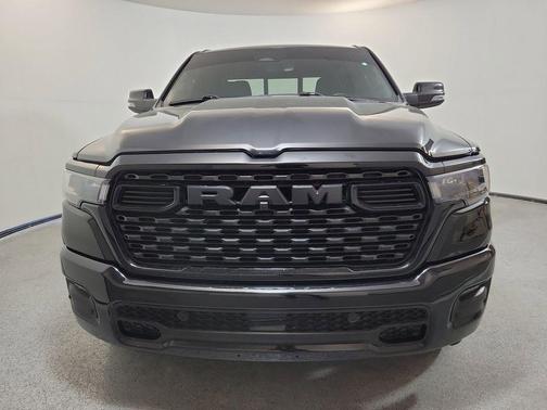 Diamond Black Crystal Pearlcoat 2025 RAM 1500 Big Horn/Lone Star