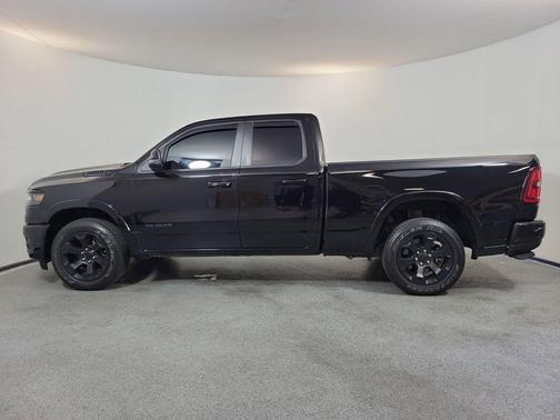 Diamond Black Crystal Pearlcoat 2025 RAM 1500 Big Horn/Lone Star