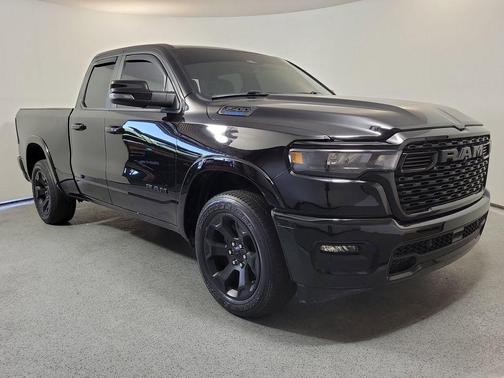 Diamond Black Crystal Pearlcoat 2025 RAM 1500 Big Horn/Lone Star