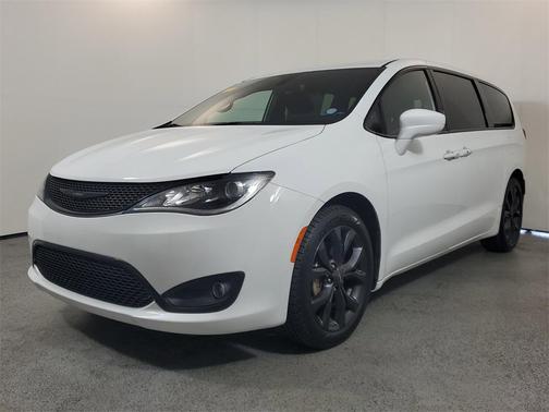 2020 Chrysler Pacifica Touring
