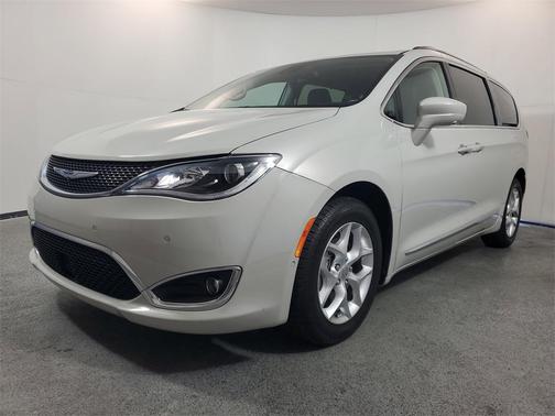 2020 Chrysler Pacifica Touring-L Plus