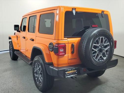2025 Jeep Wrangler 4-Door Sahara 4x4