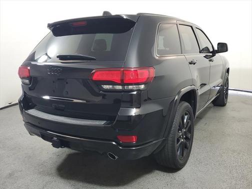2022 Jeep Grand Cherokee Laredo