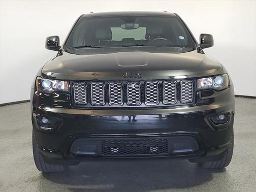 2022 Jeep Grand Cherokee Laredo