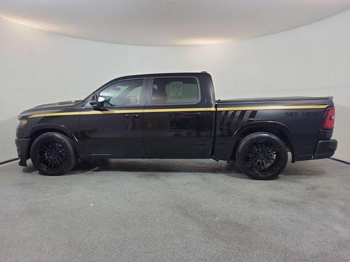 Diamond Black Crystal Pearlcoat 2026 RAM 1500 Big Horn/Lone Star