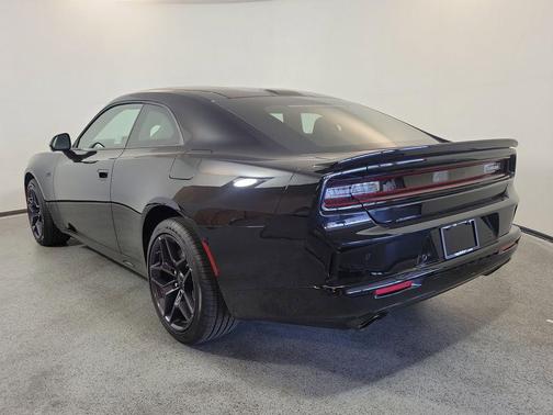 Diamond Black Crystal Pearlcoat 2026 Dodge Charger R/T