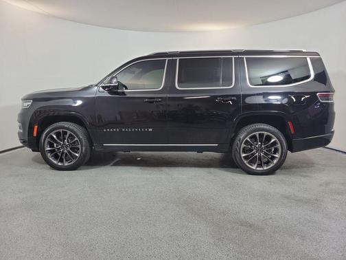 Diamond Black Crystal Pearlcoat 2022 Jeep Grand Wagoneer Series I 4x4