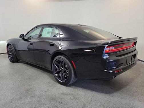 Diamond Black Crystal Pearlcoat 2026 Dodge Charger R/T