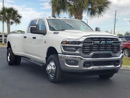 2026 RAM 3500 Tradesman Crew Cab 4x4 8' Box
