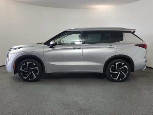 2023 Mitsubishi Outlander SEL 2.5 2WD