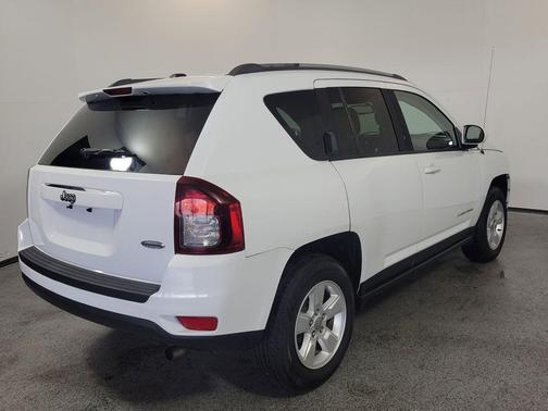 Bright White Clearcoat 2016 Jeep Compass Latitude