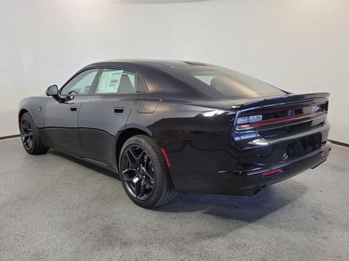 Diamond Black Crystal Pearlcoat 2026 Dodge Charger R/T Scat Pack