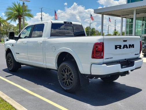 Bright White Clearcoat 2026 RAM 2500 Limited Crew Cab 4x4 6'4' Box