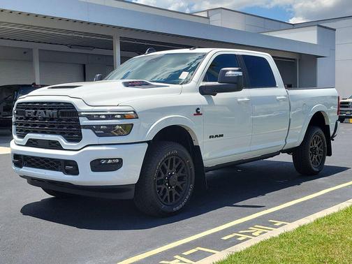 Bright White Clearcoat 2026 RAM 2500 Limited Crew Cab 4x4 6'4' Box