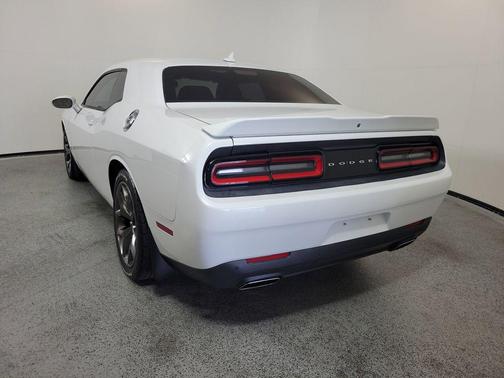 Bright White Clearcoat 2015 Dodge Challenger SXT Plus