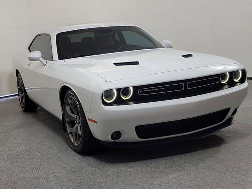 Bright White Clearcoat 2015 Dodge Challenger SXT Plus