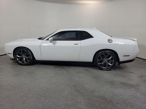 Bright White Clearcoat 2015 Dodge Challenger SXT Plus