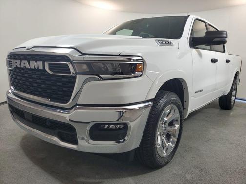 Bright White Clearcoat 2026 RAM 1500 Big Horn/Lone Star