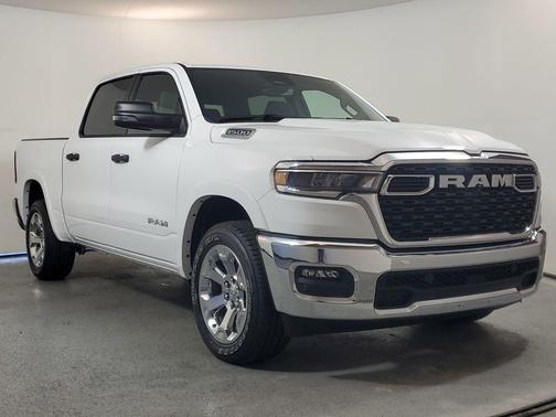 Bright White Clearcoat 2026 RAM 1500 Big Horn/Lone Star