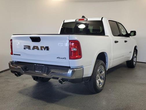 Bright White Clearcoat 2026 RAM 1500 Big Horn/Lone Star