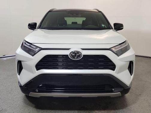 White 2025 Toyota RAV4 Hybrid SE
