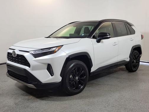 White 2025 Toyota RAV4 Hybrid SE